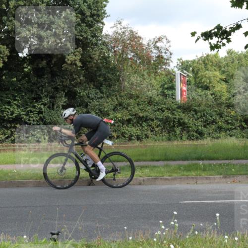 10.08.2025 - GEWOBA Citytriathlon Bremen Yannick Fuchs http://msf.ph/oto/8566935 10.08.2025 12:25:36 Radfahren 646, 684, 850, 968 meine-sportfotos.de