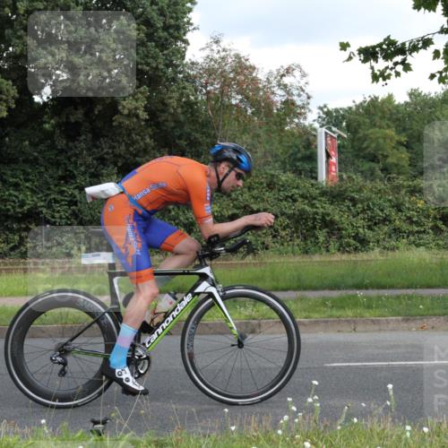 10.08.2025 - GEWOBA Citytriathlon Bremen Yannick Fuchs http://msf.ph/oto/8566946 10.08.2025 12:25:50 Radfahren 677, 684, 693, 730, 755, 830, 849, 850, 968, 1014 meine-sportfotos.de
