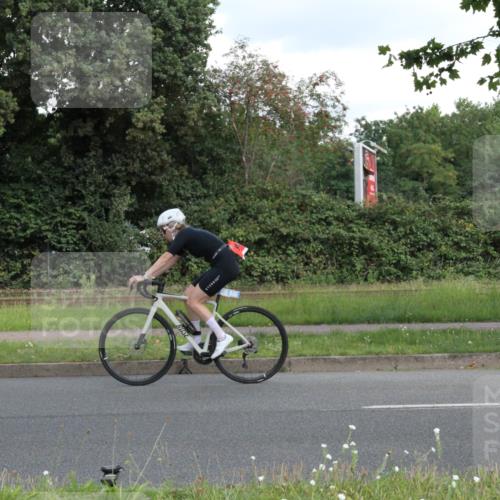 10.08.2025 - GEWOBA Citytriathlon Bremen Yannick Fuchs http://msf.ph/oto/8566947 10.08.2025 12:25:52 Radfahren 677, 684, 693, 730, 755, 830, 849, 850, 865, 968, 1014 meine-sportfotos.de