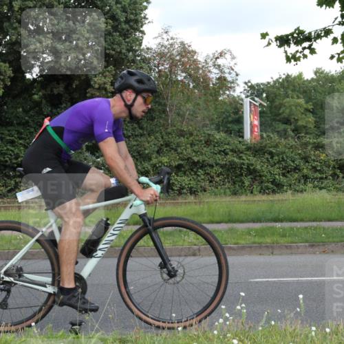 10.08.2025 - GEWOBA Citytriathlon Bremen Yannick Fuchs http://msf.ph/oto/8566949 10.08.2025 12:25:55 Radfahren 611, 677, 684, 693, 730, 755, 830, 842, 849, 850, 865, 871, 1014 meine-sportfotos.de