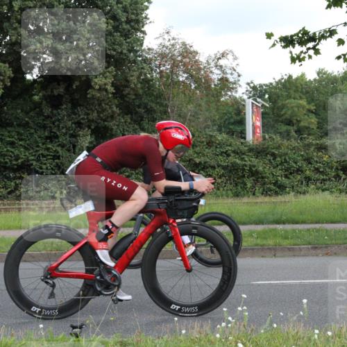 10.08.2025 - GEWOBA Citytriathlon Bremen Yannick Fuchs http://msf.ph/oto/8566951 10.08.2025 12:25:59 Radfahren 611, 661, 677, 693, 730, 755, 830, 842, 849, 865, 871, 911, 1014 meine-sportfotos.de