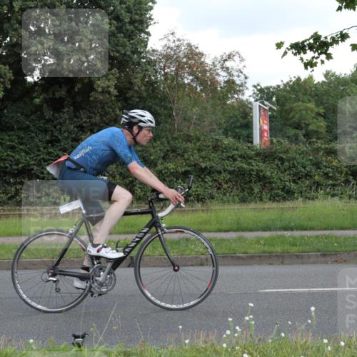 10.08.2025 - GEWOBA Citytriathlon Bremen Yannick Fuchs http://msf.ph/oto/8566959 10.08.2025 12:26:07 Radfahren 608, 611, 661, 693, 730, 755, 786, 808, 842, 849, 865, 871, 911, 1014 meine-sportfotos.de