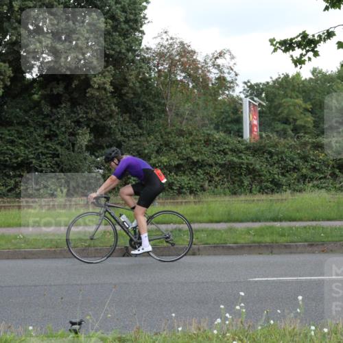 10.08.2025 - GEWOBA Citytriathlon Bremen Yannick Fuchs http://msf.ph/oto/8566969 10.08.2025 12:26:17 Radfahren 608, 611, 628, 661, 731, 786, 808, 842, 871, 911 meine-sportfotos.de