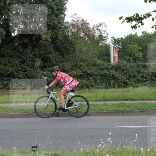 10.08.2025 - GEWOBA Citytriathlon Bremen Yannick Fuchs http://msf.ph/oto/8566972 10.08.2025 12:26:26 Radfahren 574, 608, 628, 668, 731, 808, 837, 903, 930, 972 meine-sportfotos.de