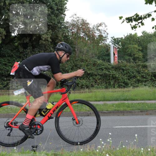 10.08.2025 - GEWOBA Citytriathlon Bremen Yannick Fuchs http://msf.ph/oto/8566975 10.08.2025 12:26:29 Radfahren 574, 608, 628, 668, 731, 808, 837, 903, 930, 972 meine-sportfotos.de