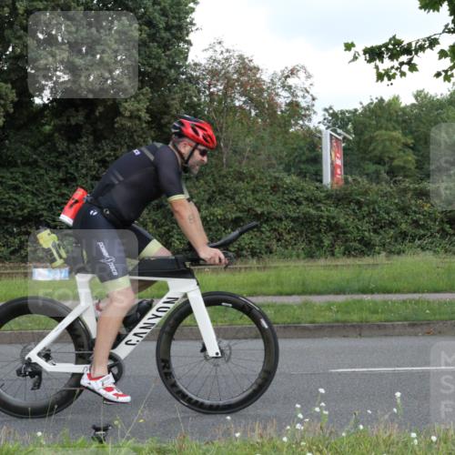 10.08.2025 - GEWOBA Citytriathlon Bremen Yannick Fuchs http://msf.ph/oto/8566978 10.08.2025 12:26:32 Radfahren 574, 628, 668, 731, 837, 903, 930, 939, 972 meine-sportfotos.de
