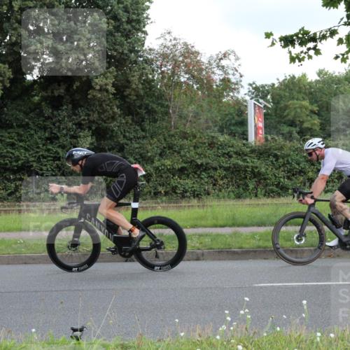 10.08.2025 - GEWOBA Citytriathlon Bremen Yannick Fuchs http://msf.ph/oto/8566985 10.08.2025 12:26:45 Radfahren 574, 644, 668, 703, 710, 837, 846, 889, 903, 928, 930, 939, 946, 948, 972 meine-sportfotos.de