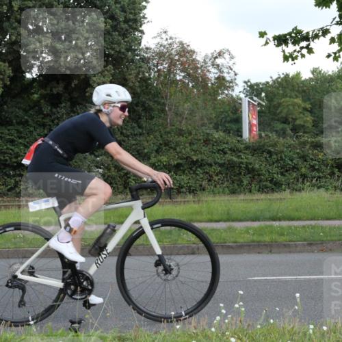 10.08.2025 - GEWOBA Citytriathlon Bremen Yannick Fuchs http://msf.ph/oto/8566989 10.08.2025 12:26:48 Radfahren 574, 644, 668, 703, 710, 846, 889, 903, 928, 939, 946, 948 meine-sportfotos.de