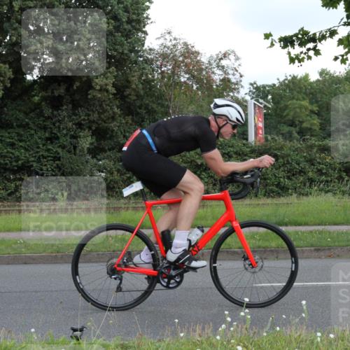 10.08.2025 - GEWOBA Citytriathlon Bremen Yannick Fuchs http://msf.ph/oto/8566993 10.08.2025 12:26:55 Radfahren 644, 703, 710, 727, 846, 889, 928, 939, 946, 948, 1003 meine-sportfotos.de