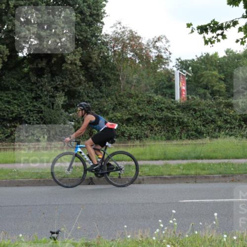 10.08.2025 - GEWOBA Citytriathlon Bremen Yannick Fuchs http://msf.ph/oto/8566996 10.08.2025 12:26:57 Radfahren 644, 703, 710, 727, 846, 889, 928, 939, 946, 948, 1003 meine-sportfotos.de