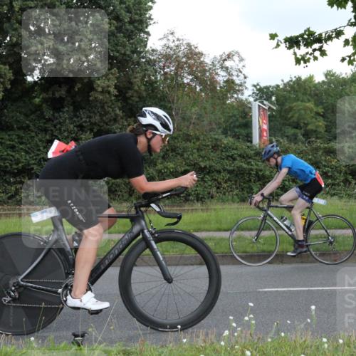 10.08.2025 - GEWOBA Citytriathlon Bremen Yannick Fuchs http://msf.ph/oto/8566997 10.08.2025 12:26:59 Radfahren 607, 644, 703, 727, 846, 889, 928, 946, 948, 1003 meine-sportfotos.de