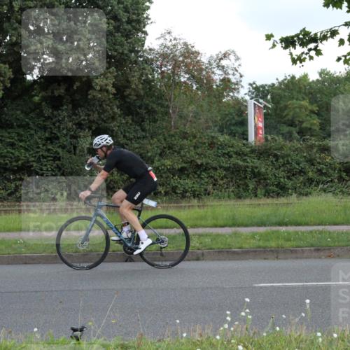 10.08.2025 - GEWOBA Citytriathlon Bremen Yannick Fuchs http://msf.ph/oto/8567000 10.08.2025 12:27:02 Radfahren 607, 644, 703, 727, 846, 889, 918, 928, 948, 1003 meine-sportfotos.de