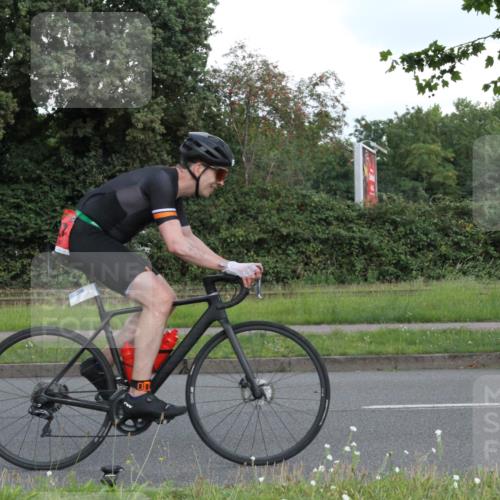 10.08.2025 - GEWOBA Citytriathlon Bremen Yannick Fuchs http://msf.ph/oto/8567001 10.08.2025 12:27:03 Radfahren 607, 703, 727, 889, 918, 928, 948, 1003 meine-sportfotos.de