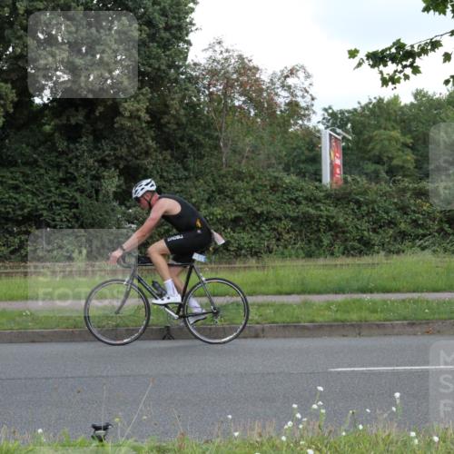 10.08.2025 - GEWOBA Citytriathlon Bremen Yannick Fuchs http://msf.ph/oto/8567003 10.08.2025 12:27:05 Radfahren 607, 703, 727, 918, 928, 948, 1003 meine-sportfotos.de