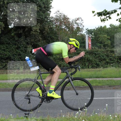 10.08.2025 - GEWOBA Citytriathlon Bremen Yannick Fuchs http://msf.ph/oto/8567021 10.08.2025 12:27:28 Radfahren 568, 586, 633, 647, 792, 835, 929, 962, 1038 meine-sportfotos.de