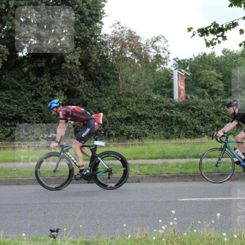 10.08.2025 - GEWOBA Citytriathlon Bremen Yannick Fuchs http://msf.ph/oto/8567028 10.08.2025 12:27:38 Radfahren 568, 647, 792, 819, 835, 929, 963, 1038 meine-sportfotos.de