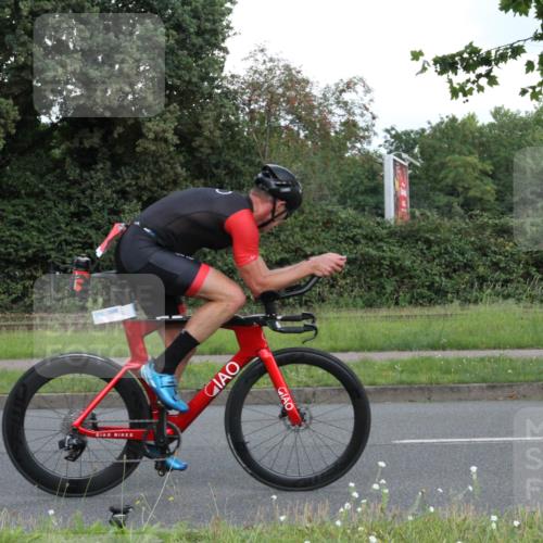 10.08.2025 - GEWOBA Citytriathlon Bremen Yannick Fuchs http://msf.ph/oto/8567035 10.08.2025 12:27:58 Radfahren 593, 669, 674, 676, 697, 712, 713, 716, 800, 819, 885, 907, 963 meine-sportfotos.de
