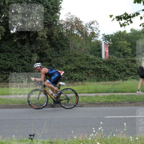 10.08.2025 - GEWOBA Citytriathlon Bremen Yannick Fuchs http://msf.ph/oto/8567041 10.08.2025 12:28:04 Radfahren 593, 651, 669, 674, 676, 697, 712, 713, 716, 748, 800, 885, 898, 907 meine-sportfotos.de