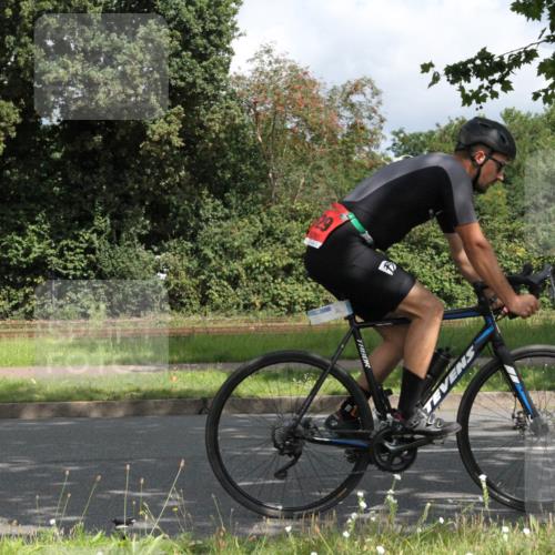 10.08.2025 - GEWOBA Citytriathlon Bremen Yannick Fuchs http://msf.ph/oto/8567065 10.08.2025 12:28:34 Radfahren 612, 622, 625, 629, 732, 812, 816, 828, 941, 980, 981 meine-sportfotos.de