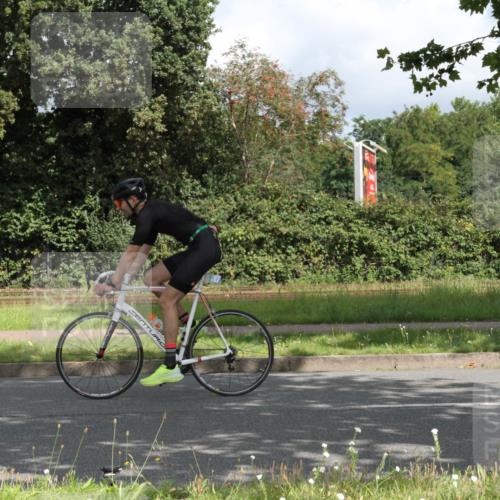 10.08.2025 - GEWOBA Citytriathlon Bremen Yannick Fuchs http://msf.ph/oto/8567085 10.08.2025 12:28:41 Radfahren 622, 625, 629, 659, 732, 816, 828, 941, 980, 981 meine-sportfotos.de