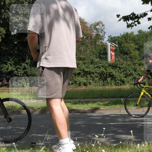 10.08.2025 - GEWOBA Citytriathlon Bremen Yannick Fuchs http://msf.ph/oto/8567120 10.08.2025 12:28:53 Radfahren 573, 659, 851 meine-sportfotos.de