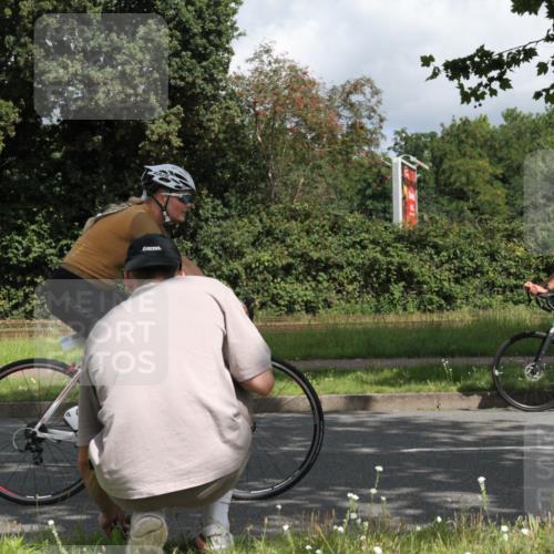10.08.2025 - GEWOBA Citytriathlon Bremen Yannick Fuchs http://msf.ph/oto/8567126 10.08.2025 12:28:58 Radfahren 573, 659, 851 meine-sportfotos.de