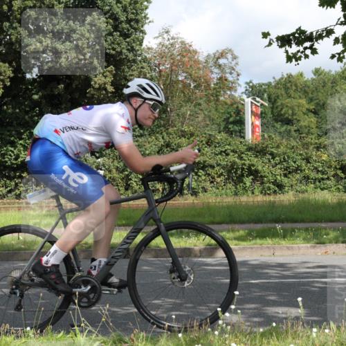 10.08.2025 - GEWOBA Citytriathlon Bremen Yannick Fuchs http://msf.ph/oto/8567136 10.08.2025 12:29:15 Radfahren 576, 583, 605, 656, 679, 799, 1007, 1030 meine-sportfotos.de