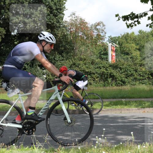 10.08.2025 - GEWOBA Citytriathlon Bremen Yannick Fuchs http://msf.ph/oto/8567144 10.08.2025 12:29:23 Radfahren 576, 583, 605, 656, 679, 687, 771, 799, 927, 1007, 1030 meine-sportfotos.de