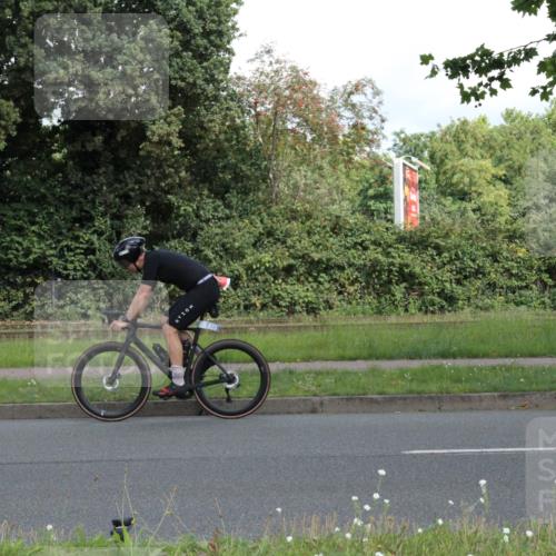 10.08.2025 - GEWOBA Citytriathlon Bremen Yannick Fuchs http://msf.ph/oto/8567149 10.08.2025 12:29:32 Radfahren 583, 605, 645, 679, 687, 771, 799, 922, 927, 1030 meine-sportfotos.de