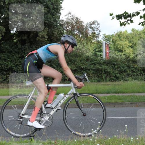 10.08.2025 - GEWOBA Citytriathlon Bremen Yannick Fuchs http://msf.ph/oto/8567151 10.08.2025 12:29:36 Radfahren 645, 679, 687, 751, 771, 922, 927, 1030 meine-sportfotos.de