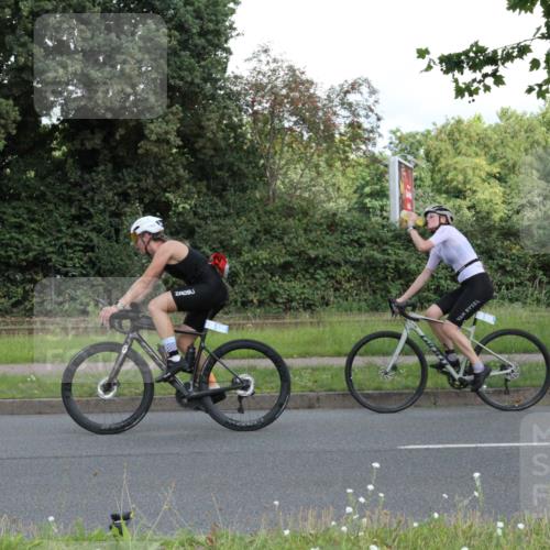 10.08.2025 - GEWOBA Citytriathlon Bremen Yannick Fuchs http://msf.ph/oto/8567152 10.08.2025 12:29:37 Radfahren 645, 679, 687, 751, 771, 922, 927, 1030 meine-sportfotos.de