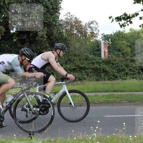 10.08.2025 - GEWOBA Citytriathlon Bremen Yannick Fuchs http://msf.ph/oto/8567175 10.08.2025 12:30:03 Radfahren 640, 675, 688, 699, 717, 760, 769, 875, 884, 935, 942, 960, 1013 meine-sportfotos.de