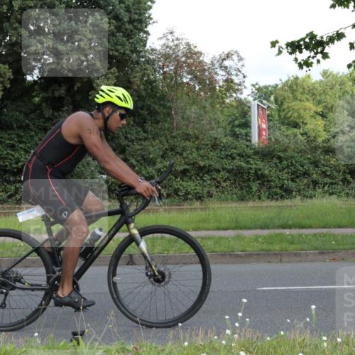 10.08.2025 - GEWOBA Citytriathlon Bremen Yannick Fuchs http://msf.ph/oto/8567178 10.08.2025 12:30:06 Radfahren 640, 675, 699, 717, 760, 769, 875, 884, 935, 960, 1013 meine-sportfotos.de