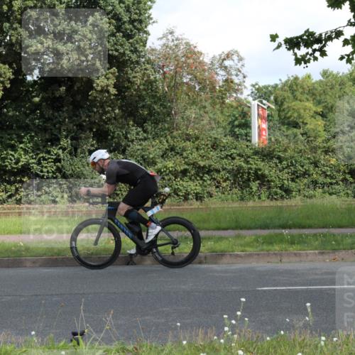 10.08.2025 - GEWOBA Citytriathlon Bremen Yannick Fuchs http://msf.ph/oto/8567185 10.08.2025 12:30:19 Radfahren 722, 733, 745, 760, 767, 823, 884, 932, 935, 943, 1013 meine-sportfotos.de