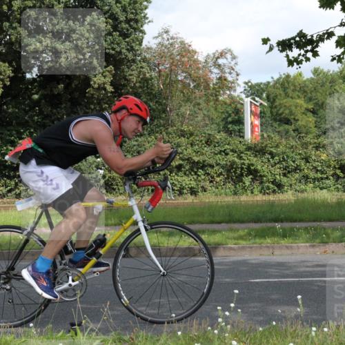 10.08.2025 - GEWOBA Citytriathlon Bremen Yannick Fuchs http://msf.ph/oto/8567189 10.08.2025 12:30:22 Radfahren 722, 733, 745, 760, 767, 823, 884, 932, 935, 943, 1013 meine-sportfotos.de