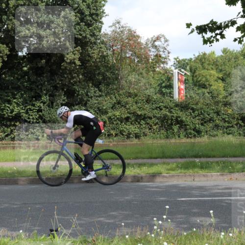 10.08.2025 - GEWOBA Citytriathlon Bremen Yannick Fuchs http://msf.ph/oto/8567198 10.08.2025 12:30:34 Radfahren 733, 745, 767, 823, 924, 932, 937, 1011, 1022, 1026 meine-sportfotos.de
