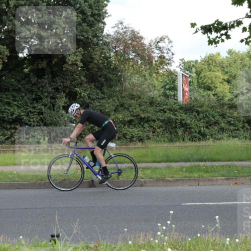10.08.2025 - GEWOBA Citytriathlon Bremen Yannick Fuchs http://msf.ph/oto/8567204 10.08.2025 12:30:40 Radfahren 587, 752, 767, 916, 924, 932, 937, 951, 1011, 1020, 1022, 1026 meine-sportfotos.de