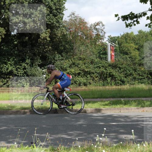 10.08.2025 - GEWOBA Citytriathlon Bremen Yannick Fuchs http://msf.ph/oto/8567212 10.08.2025 12:30:46 Radfahren 587, 752, 916, 924, 937, 951, 1011, 1020, 1022, 1026 meine-sportfotos.de