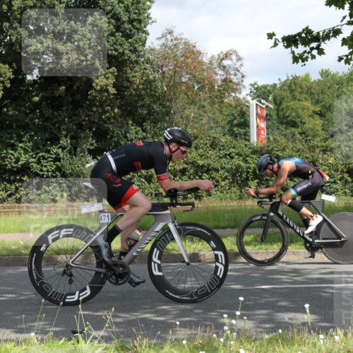 10.08.2025 - GEWOBA Citytriathlon Bremen Yannick Fuchs http://msf.ph/oto/8567216 10.08.2025 12:30:49 Radfahren 587, 752, 916, 924, 937, 951, 1011, 1020, 1022, 1026 meine-sportfotos.de