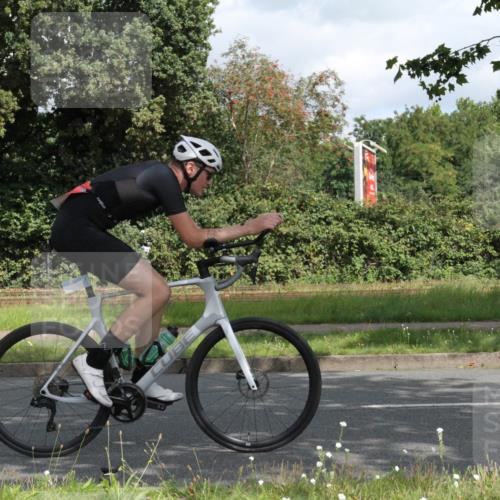 10.08.2025 - GEWOBA Citytriathlon Bremen Yannick Fuchs http://msf.ph/oto/8567237 10.08.2025 12:31:19 Radfahren 575, 616, 621, 630, 692, 753, 801, 894, 905 meine-sportfotos.de