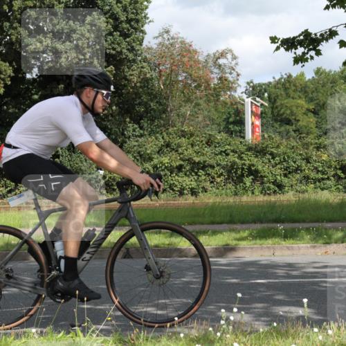 10.08.2025 - GEWOBA Citytriathlon Bremen Yannick Fuchs http://msf.ph/oto/8567239 10.08.2025 12:31:22 Radfahren 575, 616, 621, 630, 649, 753, 801, 863, 894, 905 meine-sportfotos.de