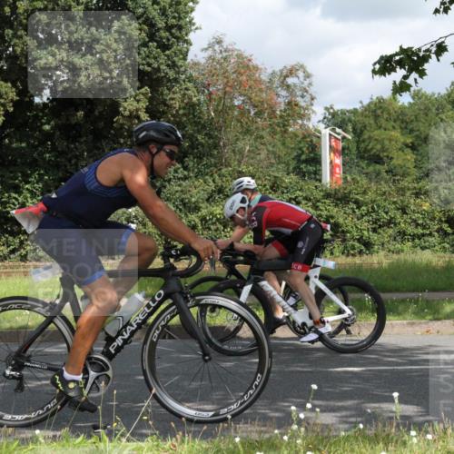 10.08.2025 - GEWOBA Citytriathlon Bremen Yannick Fuchs http://msf.ph/oto/8567268 10.08.2025 12:31:58 Radfahren 552, 615, 627, 657, 666, 667, 689, 770, 806, 838, 839, 857, 873, 876, 888, 897 meine-sportfotos.de