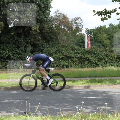 10.08.2025 - GEWOBA Citytriathlon Bremen Yannick Fuchs http://msf.ph/oto/8567277 10.08.2025 12:32:07 Radfahren 551, 615, 627, 657, 682, 689, 770, 806, 838, 839, 857, 873, 876, 888, 897 meine-sportfotos.de