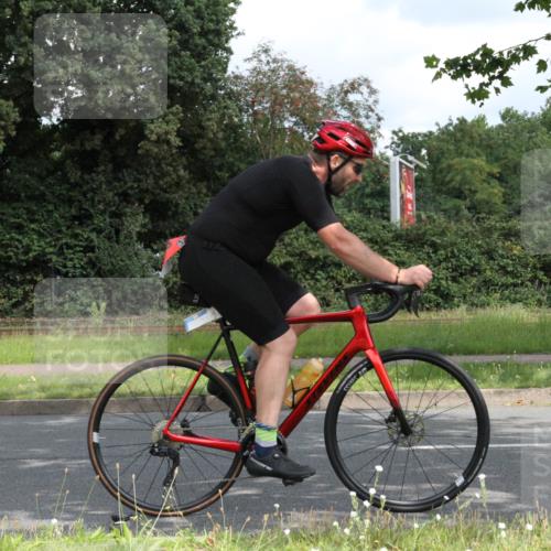 10.08.2025 - GEWOBA Citytriathlon Bremen Yannick Fuchs http://msf.ph/oto/8567278 10.08.2025 12:32:07 Radfahren 551, 615, 627, 657, 682, 689, 770, 806, 838, 839, 857, 873, 876, 888, 897 meine-sportfotos.de