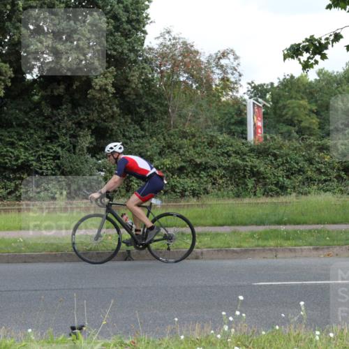 10.08.2025 - GEWOBA Citytriathlon Bremen Yannick Fuchs http://msf.ph/oto/8567283 10.08.2025 12:32:14 Radfahren 551, 648, 682, 735, 776, 806, 838, 857, 876, 888, 897 meine-sportfotos.de