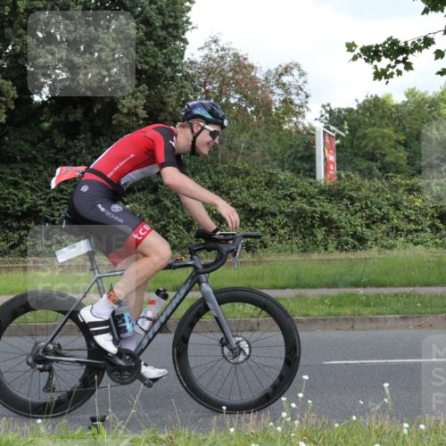 10.08.2025 - GEWOBA Citytriathlon Bremen Yannick Fuchs http://msf.ph/oto/8567285 10.08.2025 12:32:18 Radfahren 551, 641, 648, 682, 735, 776, 806, 838, 840 meine-sportfotos.de