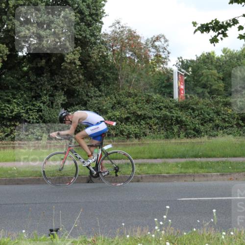 10.08.2025 - GEWOBA Citytriathlon Bremen Yannick Fuchs http://msf.ph/oto/8567289 10.08.2025 12:32:24 Radfahren 551, 641, 643, 648, 682, 735, 776, 840, 959 meine-sportfotos.de