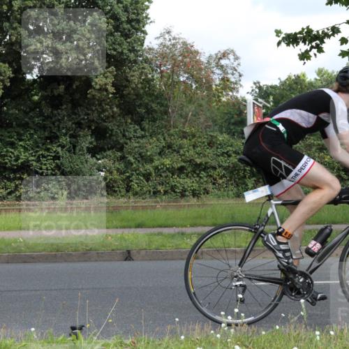 10.08.2025 - GEWOBA Citytriathlon Bremen Yannick Fuchs http://msf.ph/oto/8567290 10.08.2025 12:32:25 Radfahren 551, 641, 643, 648, 682, 735, 776, 840, 959 meine-sportfotos.de