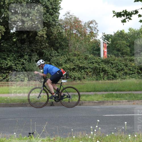 10.08.2025 - GEWOBA Citytriathlon Bremen Yannick Fuchs http://msf.ph/oto/8567291 10.08.2025 12:32:26 Radfahren 551, 641, 643, 648, 682, 735, 776, 840, 959 meine-sportfotos.de