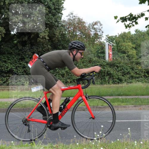 10.08.2025 - GEWOBA Citytriathlon Bremen Yannick Fuchs http://msf.ph/oto/8567295 10.08.2025 12:32:34 Radfahren 641, 643, 648, 735, 776, 840, 959, 1017 meine-sportfotos.de